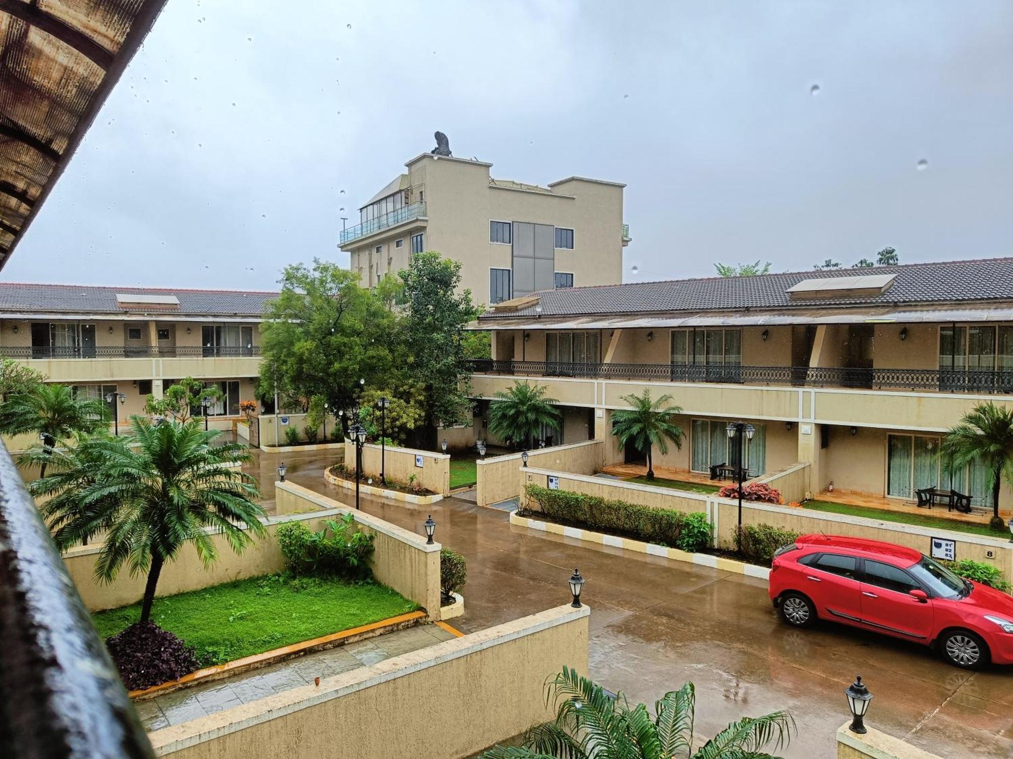 Hotel Misty Meadows, Lonavla Exterior foto