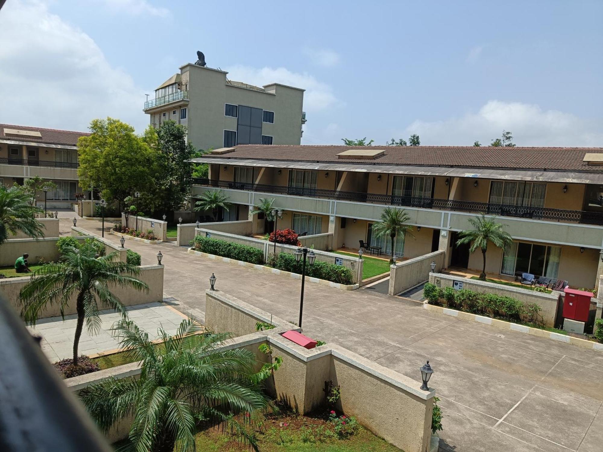 Hotel Misty Meadows, Lonavla Exterior foto